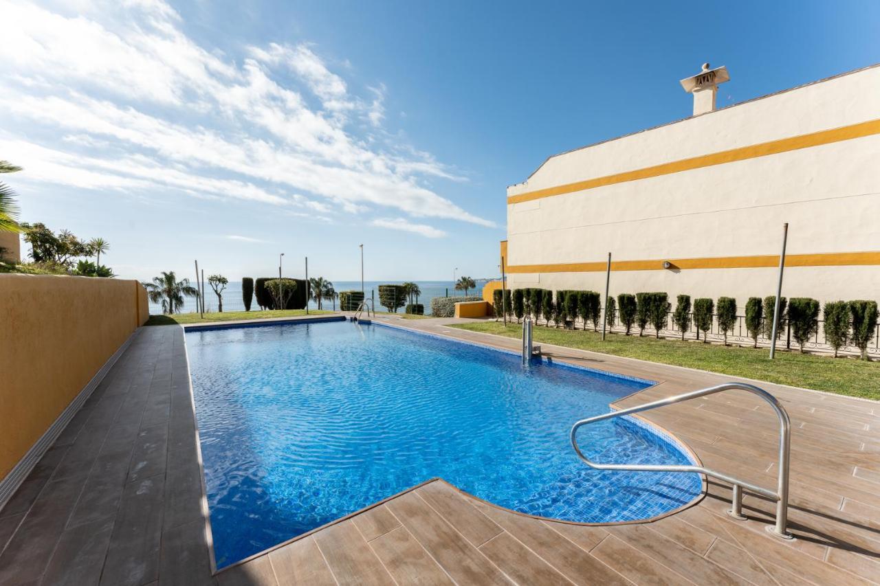 Beachside Retreat With Private Terrace Benalmadena Exterior photo