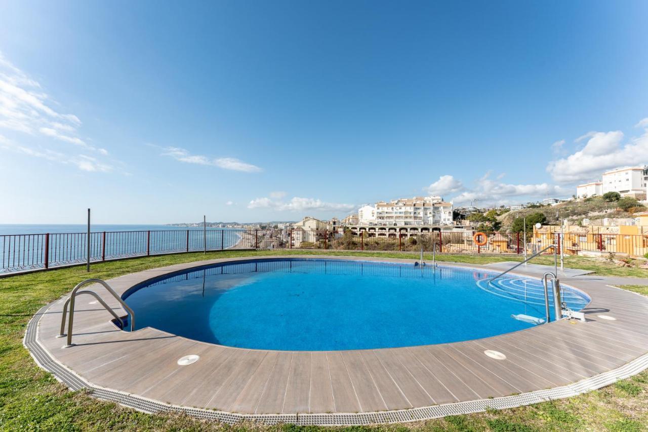 Beachside Retreat With Private Terrace Benalmadena Exterior photo