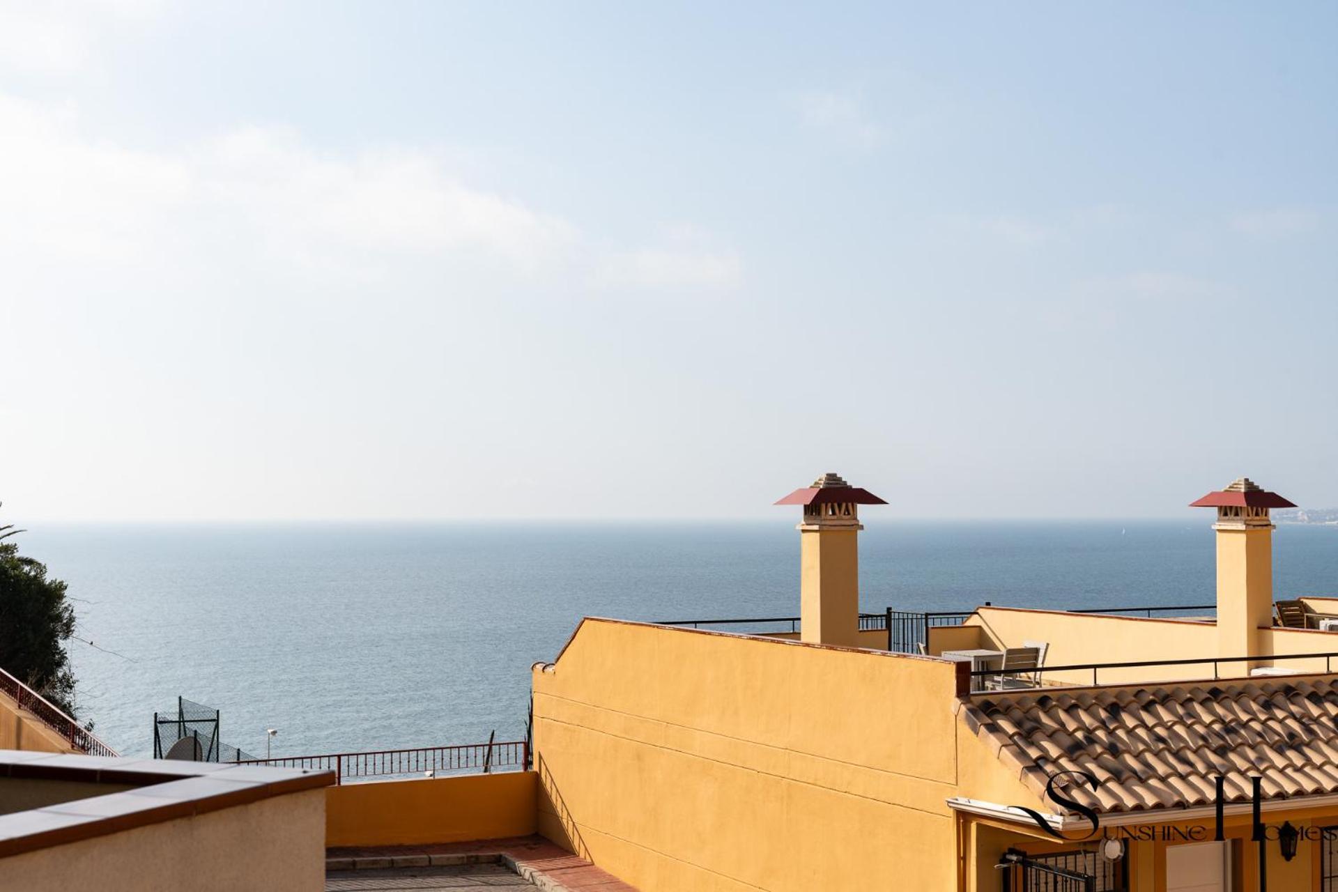 Beachside Retreat With Private Terrace Benalmadena Exterior photo